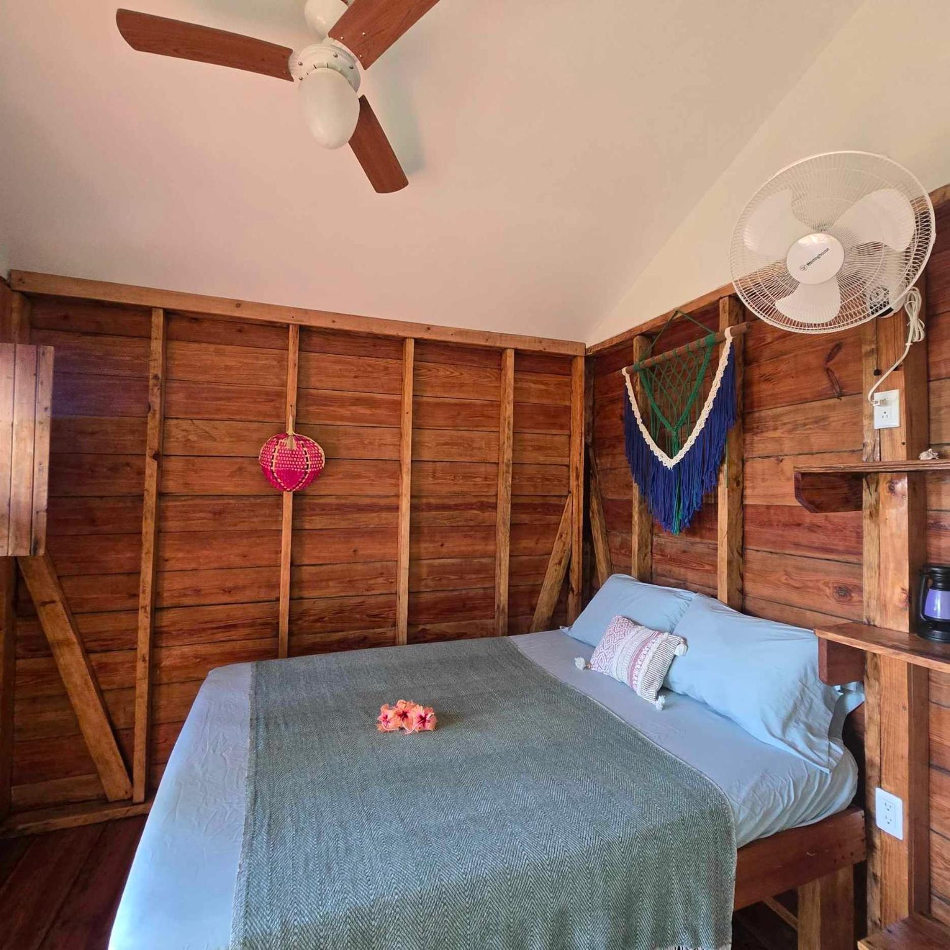 The Lighthouse Retreat, Little Corn Island, Nicaragua Hotel Exterior photo